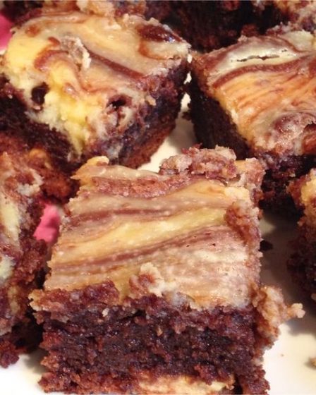 Cheesecake Brownie Recipe: The Classic Favourite With a Twist