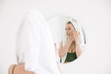 5 Best Retinol Serums for Beginners Over 40 That Actually Work (2026)