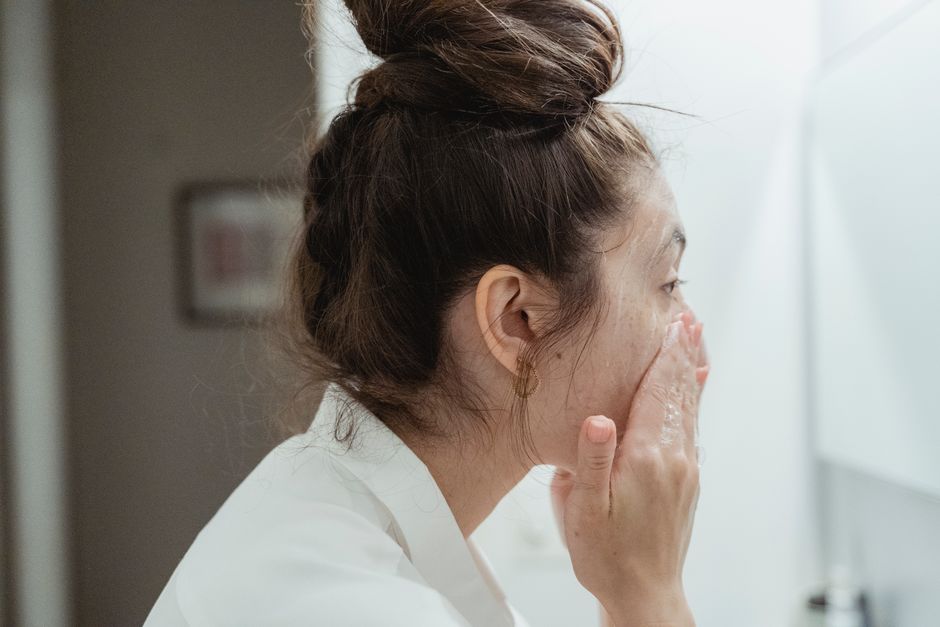 Cerave Vs. La Roche-Posay Cleanser Sensitive Skin: CeraVe vs. La Roche-Posay Cleanser: Data-Driven Pick for Sensitive Skin