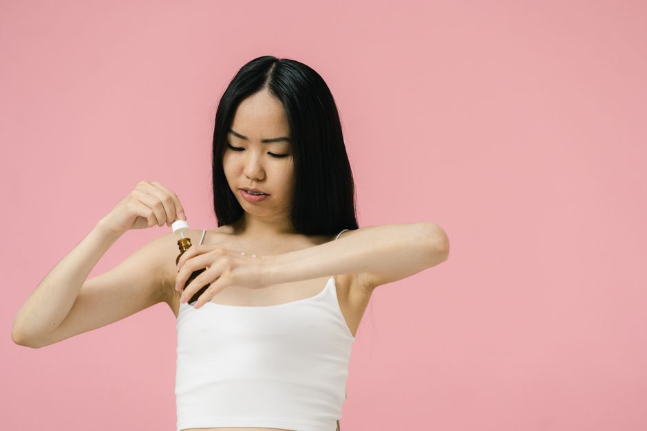 Estée Lauder Advanced Night Repair Vs Shiseido Ultimune: What 8 Years of Testing Anti-Aging Serums Taught Me About Estée Lauder vs. Shiseido