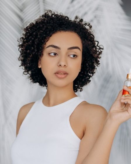 Retinol for Beginners: Start Without Irritation in 2026